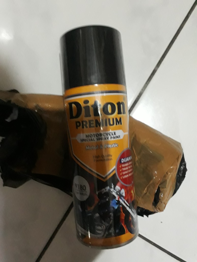 9180 Silver Metallic Diton Premium Cat Pylox Pilox Semprot 400 Cc