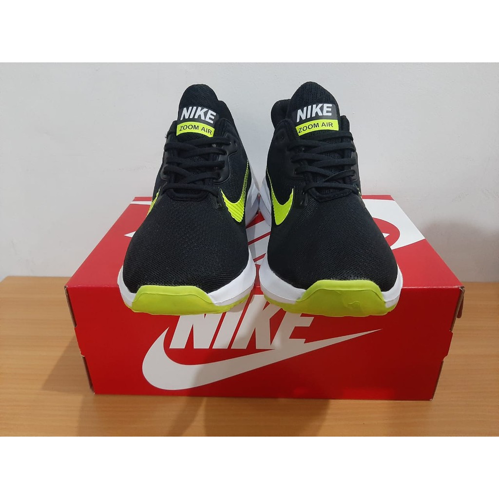 SEPATU NIKE ZOOM PRIA SEPATU SPORT