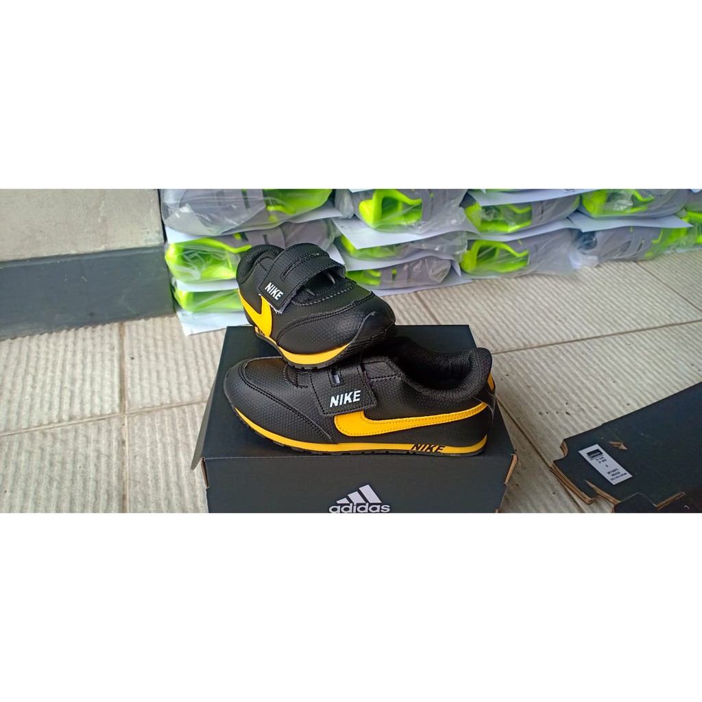 KidsShoes / Sepatu anak HITAM LIST KUNING / Sepatu anak sport / Sepatu sneakers
