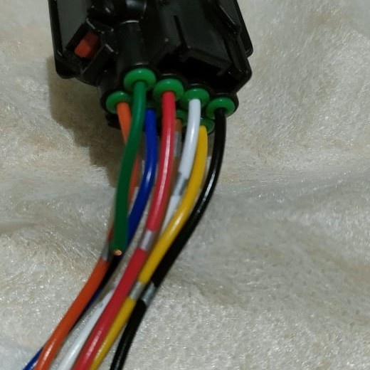 SOKET HEADLAMP BRIO RS MOBILIO RS 8 PIN