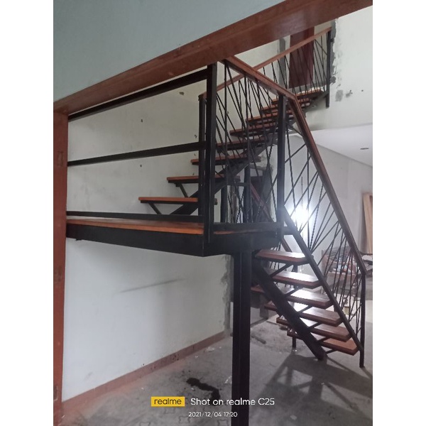 TANGGA RUMAH MURAH MINIMALIS TRAP DAN HANDLE KAYU