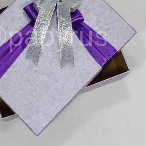 

Papyrus 17,5x22,5 tinggi 5cm Kotak Kado Gift Box Hadiah