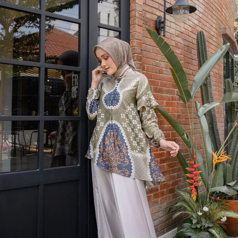 preloved anggrek blouse by wearing klamby