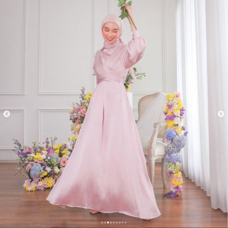 ADELINE DRESS by Deavhijab Deav Hijab