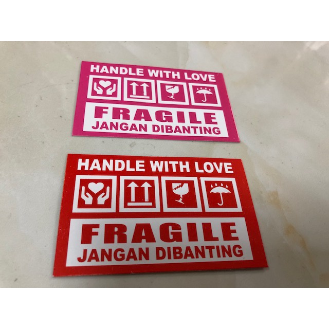 

Stiker Fragile Uk 5x8cm isi 100lembar