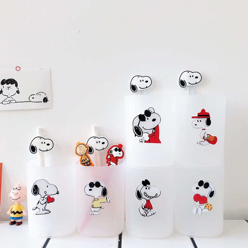 Kotak Pensil Transparan Tahan Debu Motif Snoopy Gaya Korea  