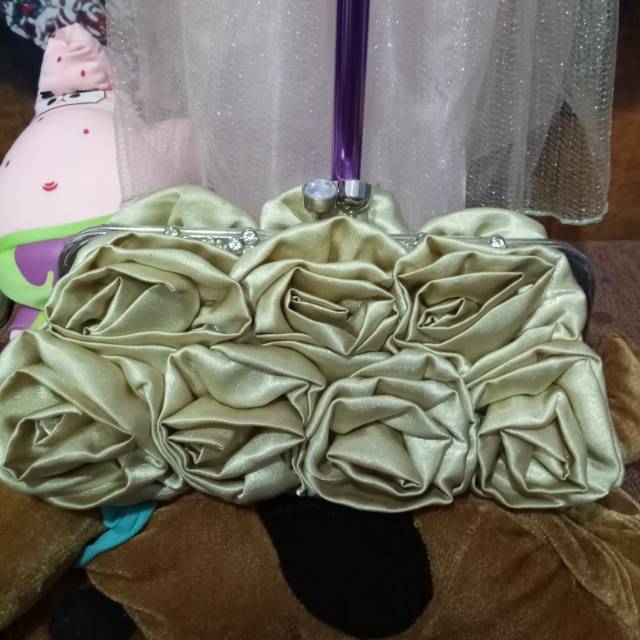 preloved tas pesta cantik model bunga mawar warna gold