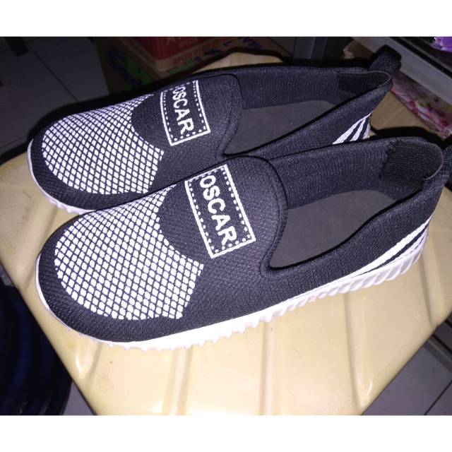 Sepatu anak slip on anak