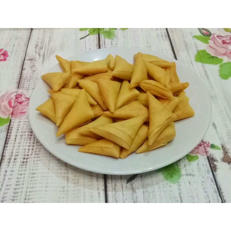 

Snack gurih Samosa Sarikaya pedas manis