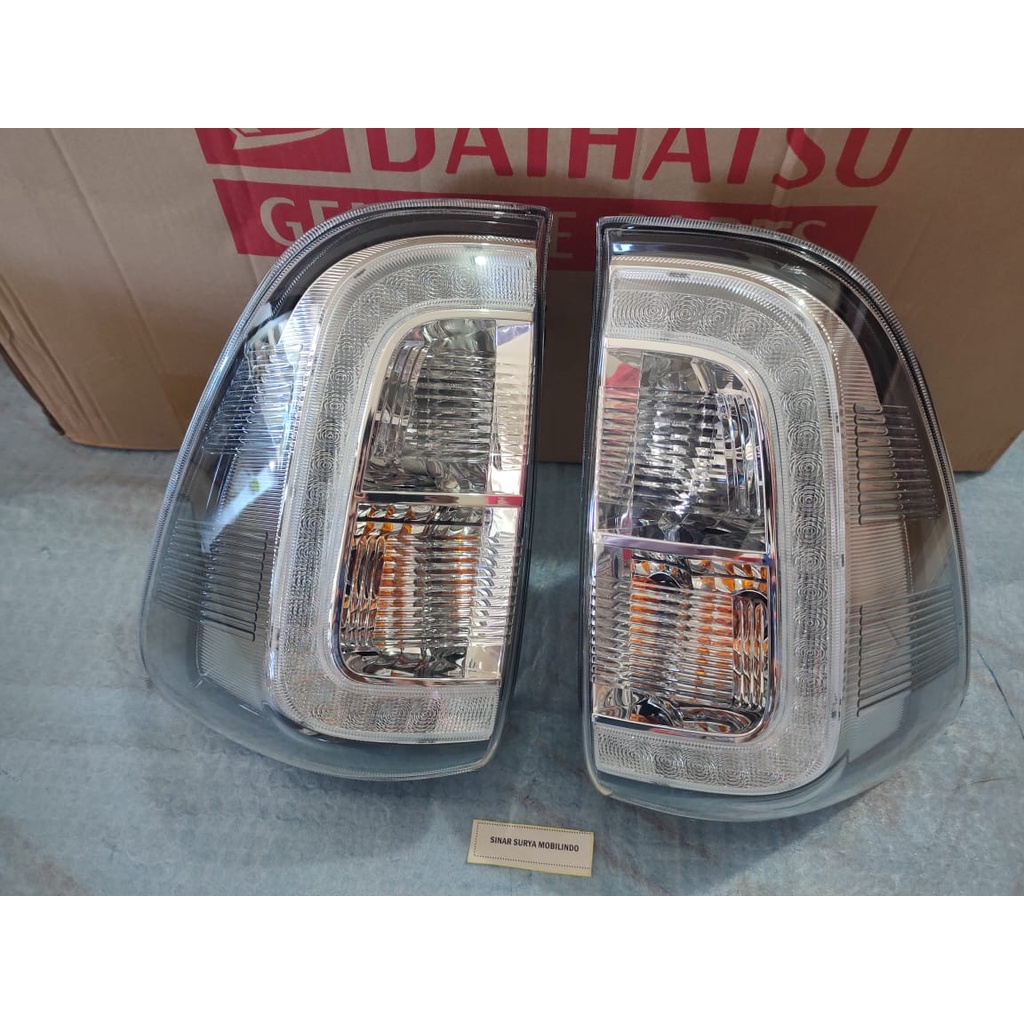 Lampu Belakang Lampu Rem StopLamp Toyota Rush TERIOS 2015-2018 ORIGINAL LED