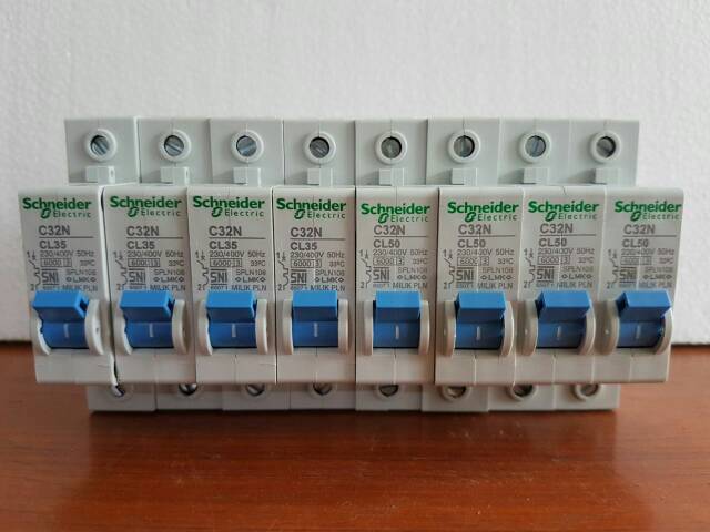 Mcb biru 35A (ampere) schneider