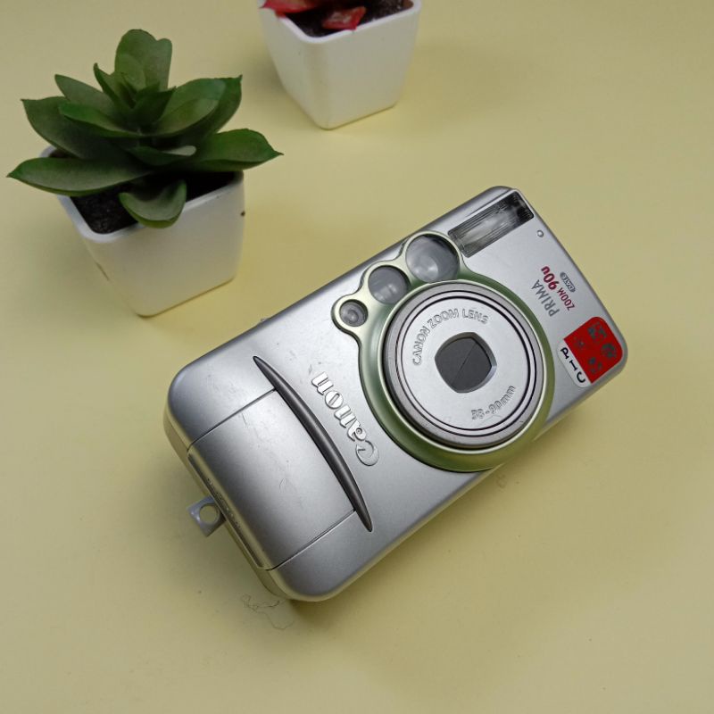 Kamera analog vintage retro jadul untuk pajangan, hiasan dinding, dan dekorasi-Canon 90u