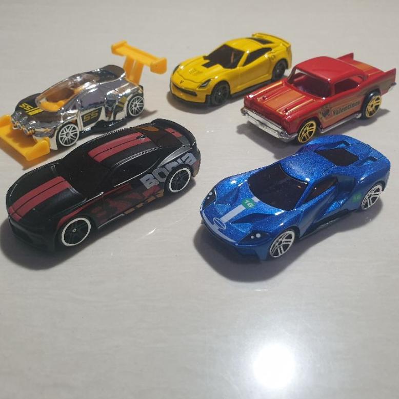 Mobil Hotwheel Isi 4 Pcs  / 5 Pcs / 6 Pcs / 10 Pcs Seri Avengers Diecast Hotwheel
