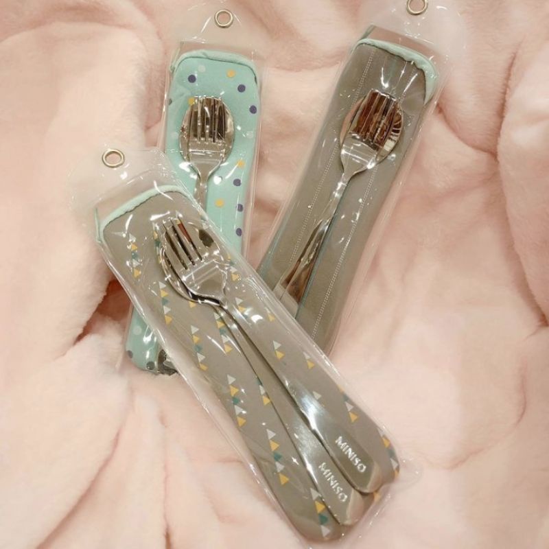 MINISO CUTLERY SET / SENDOK GARPU ATAU SENDOK SUMPIT DENGAN POUCH KAIN