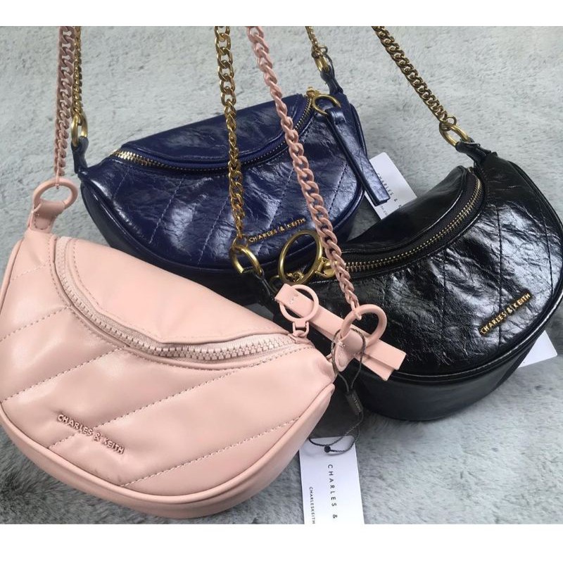 TAS CHARLES AND KEITH WRINKLE EFFECT RING ZIP TASSEL CK TAS CHARLES AND KEITH WRINKLE EFFECT RING ZIP TASSEL CK