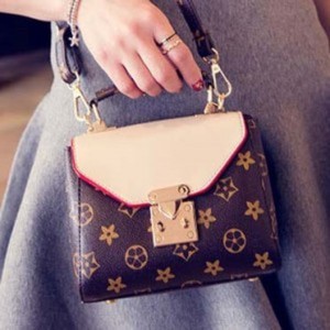 tf1330 tas korea selempang best quality leather motifLV (coklat putih)