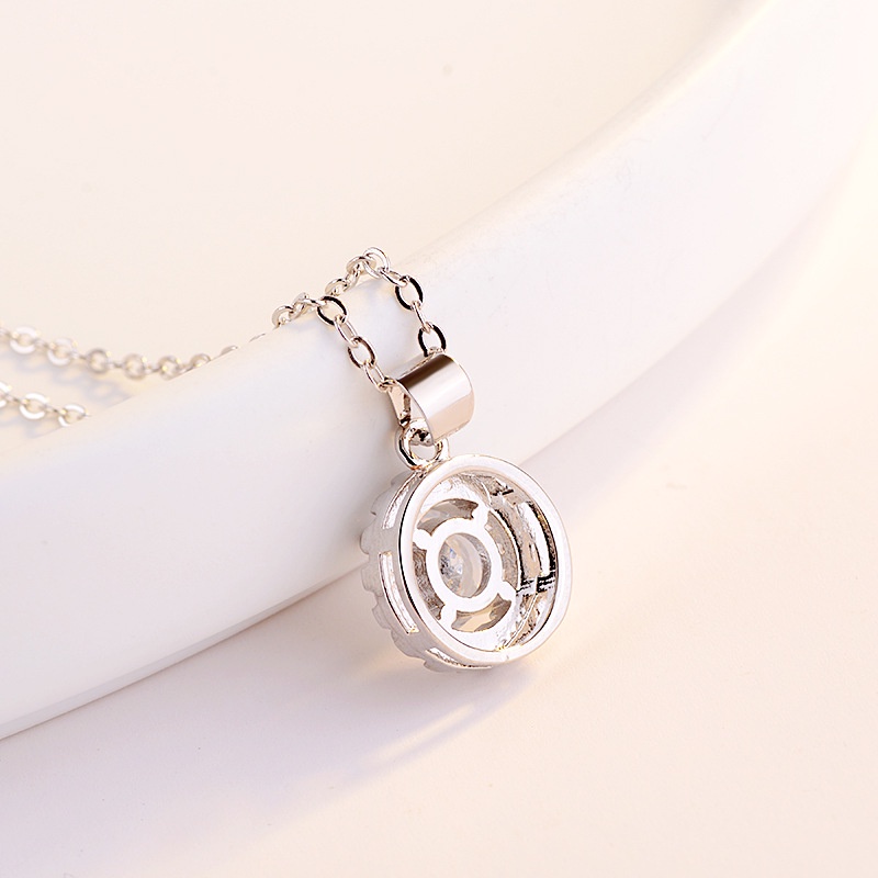 [Ready Stock]Fashion Classic round Inlaid Diamond Pendant Necklace