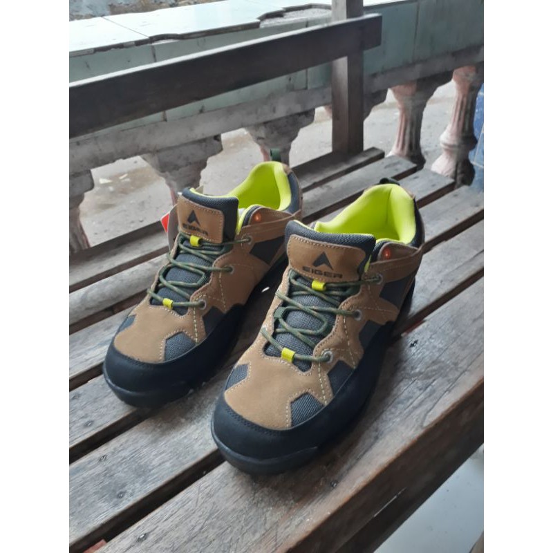 SEPATU GUNUNG natoas