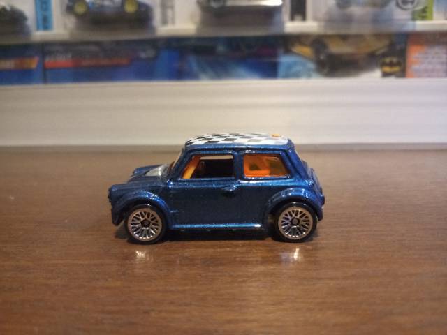 Hot Wheels Mini Cooper - Morris mini - Blue Roll Bar Oranye Loose