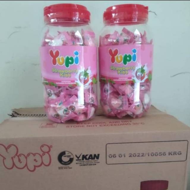 

Yupi rasa strawberry toples