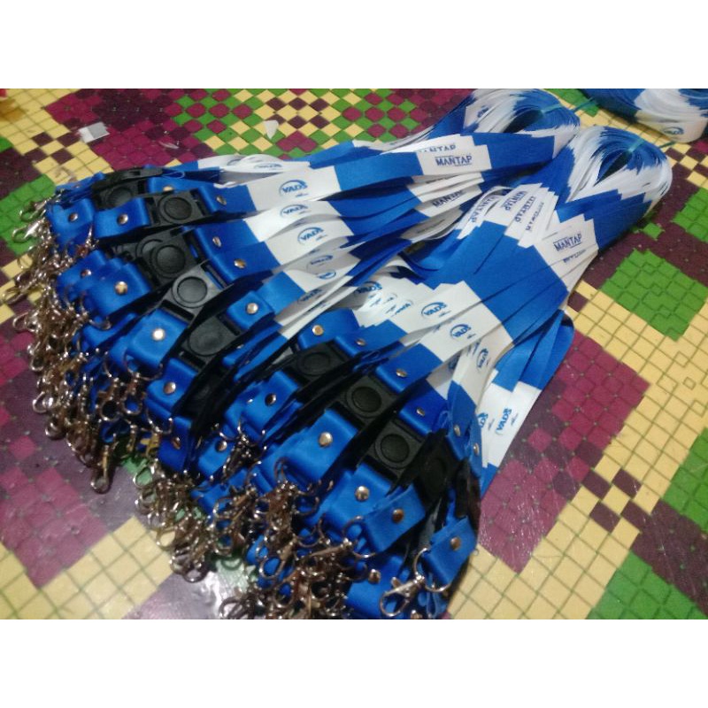 

TALI ID CARD COUSTEM PRINTING BAHAN TISYU DESAIN SUKA SUKA