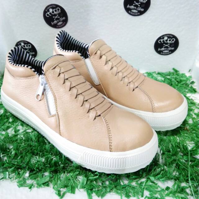 Sepatu kulit wanita sepatu garutan