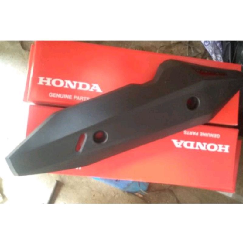 Tameng tutup knalpot vario 125/150 new led 2108-2020 ori