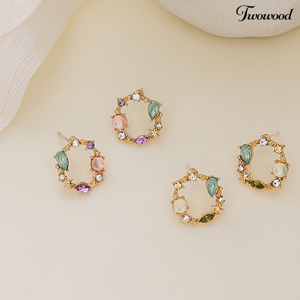 Twowood 1 Pair Alloy Studs Earrings Exquisite Geometric Rhinestone Wreath Piercing Ear Studs for Daily Life