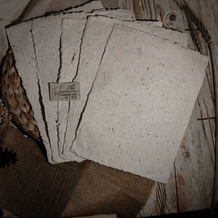 

Kertas Daur Ulang A5 l Grey Fiber l Upakara Handamde Paper l Ramah Lingkungan l A5