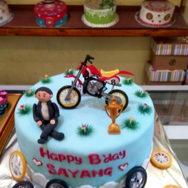 Kue Ultah Tema Motor Trill Shopee Indonesia