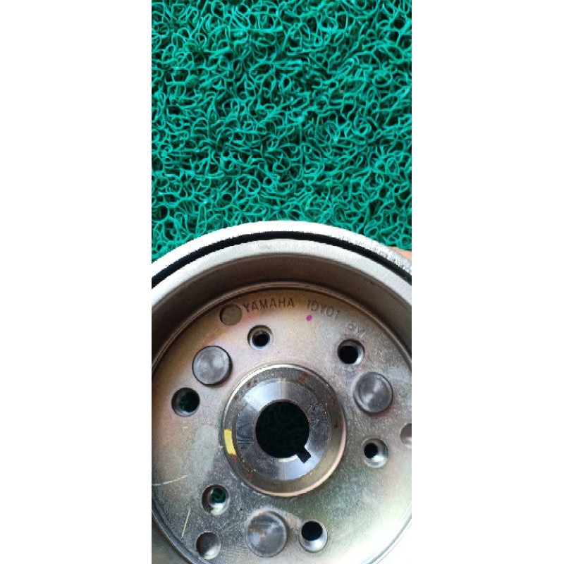 mahnit magnet original Yamaha Jupiter Z1