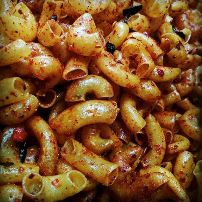 

makaroni pedas gurih daun jeruk