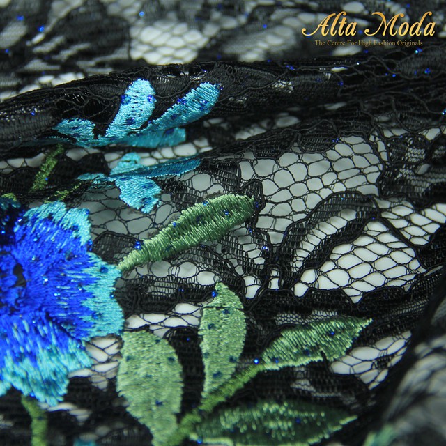 

Alta Moda Brokat Bordir Cornelli Nagita Hitam Bunga Mawar Biru Gradasi(1M)