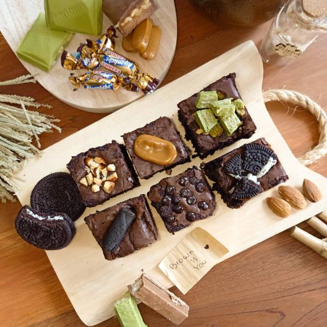 

Brownies Sekat Bandung 20*20cm isi 25 pcs Brown is You 20*10cm isi 10 pcs