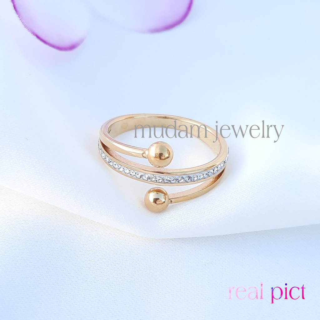 Cincin Titanium Model 3 Lapis Dengan Berlian Artifisial Rose Gold, Gold dan Silver