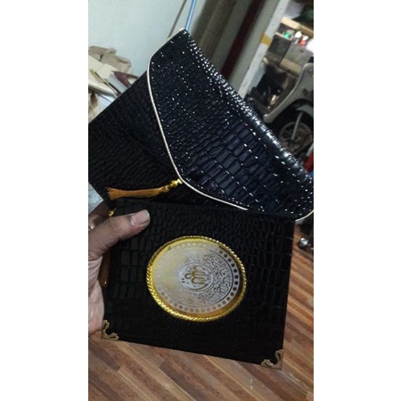 

BUKU YASIN DAN TAHLIL HARD COVER PAKET DOMPET 208 HALAMAN