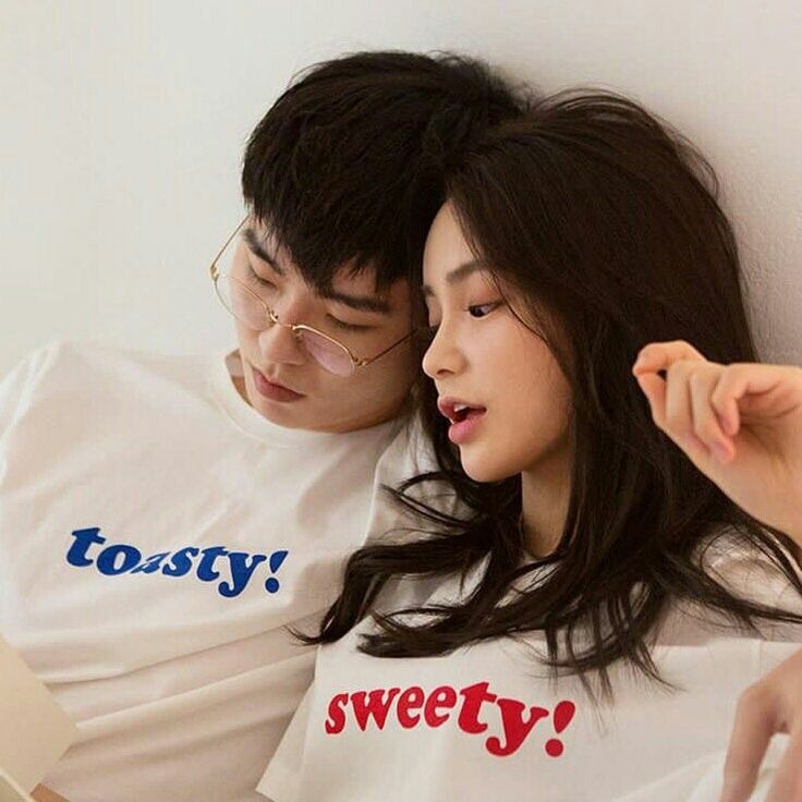 MYSTIQUE.ID-BAJU KAOS COUPLE TOASTY&amp;SWEETY T-SHIRT LUCU DAN AESTHETIC