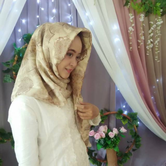 Hijab Segi Empat Ornament