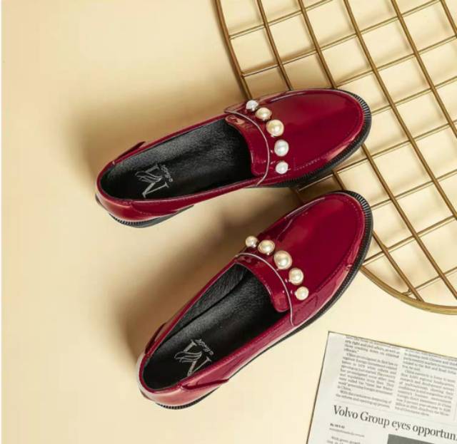 Sepatu Loafers Wanita Bahan Kulit Hias Mutiara Gaya Korea / Sepatu Docmart Wanita / Bisa Cod