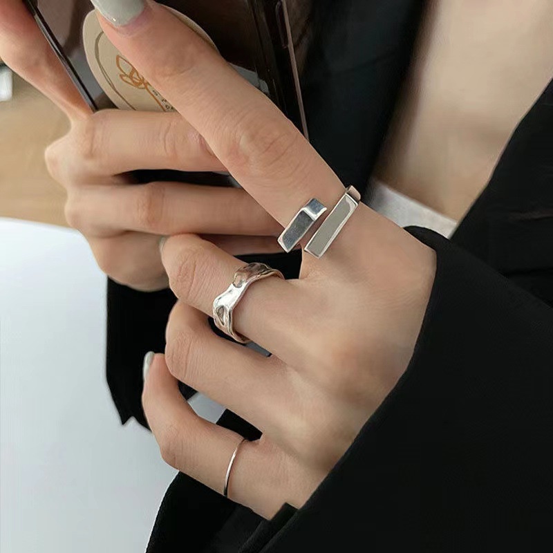 Cincin Model Terbuka Desain Ombak Geometri Gaya Korea Adjustable Untuk Wanita