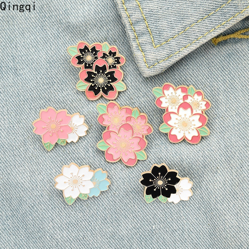 Bros Pin Enamel Desain Bunga Sakura Warna Hitam Putih Pink Untuk Hadiah