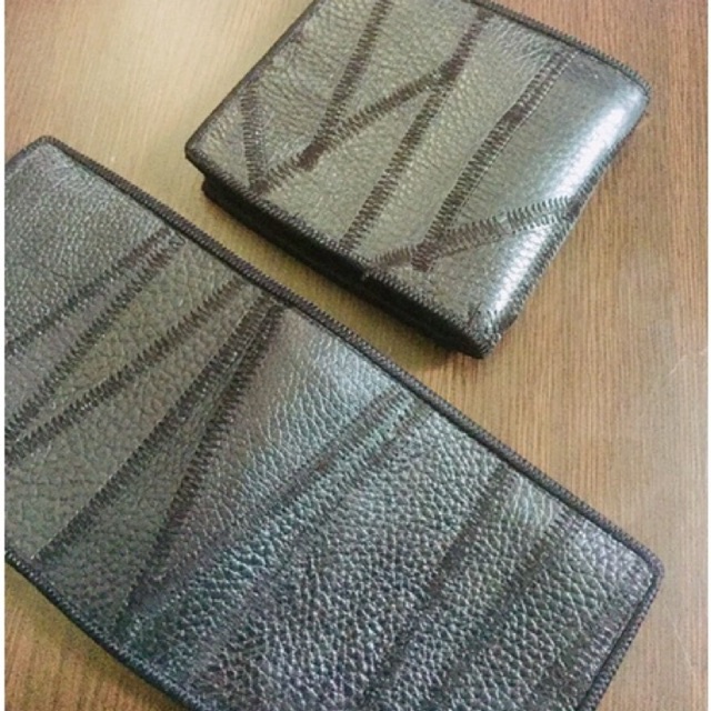 dompet pria model lipat dua kulit asli motif sambungan asli dari Indonesia #dompet #dompetpria #dompetkulit #dompetkulitpria