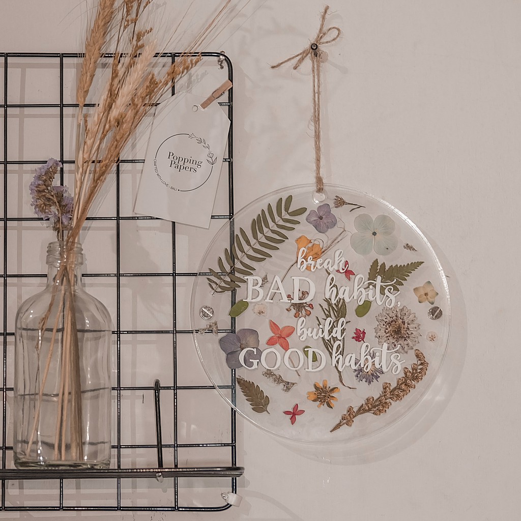 

Pressed Flower Dried Acrylic // Leta