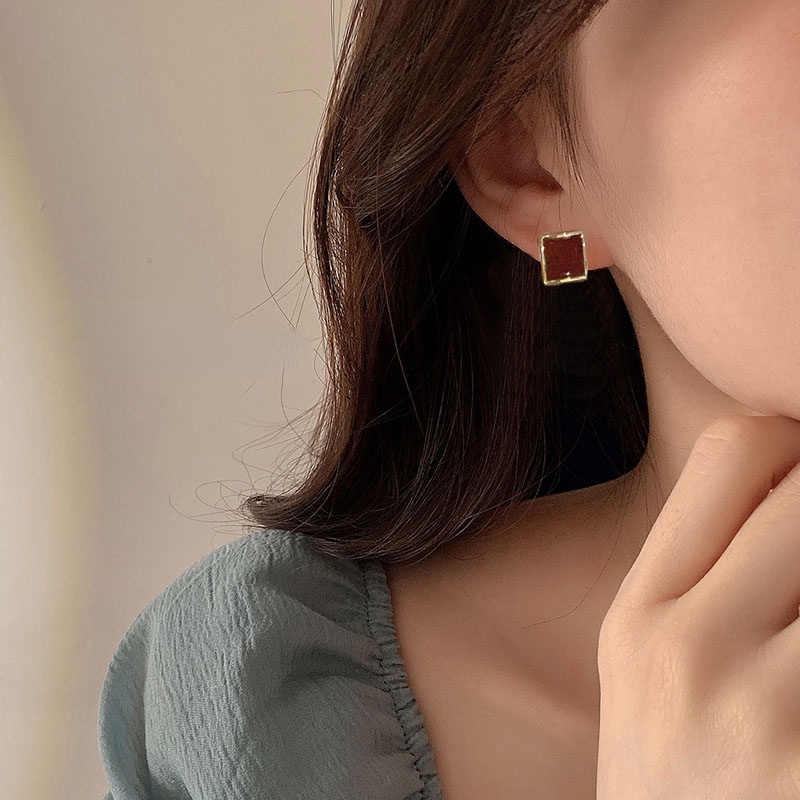 Anting Stud Warna Khaki Gelap Gaya Elegan Untuk Aksesoris Wanita