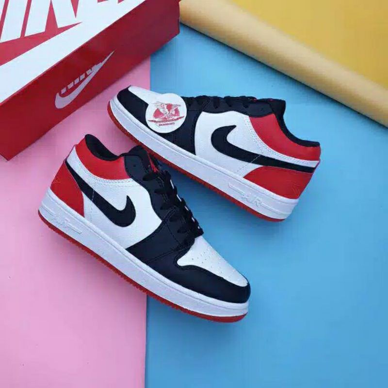 Sepatu Sneakers Wanita Monica AA39