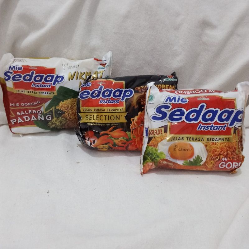 

MIE SEDAP GORENG, 3 VARIAN - SEDAP KOREAN SPICY CHICKEN SALERO PADANG GORENG