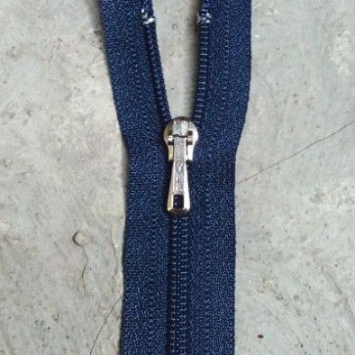 Resleting YKK 17 cm Biru Dongker