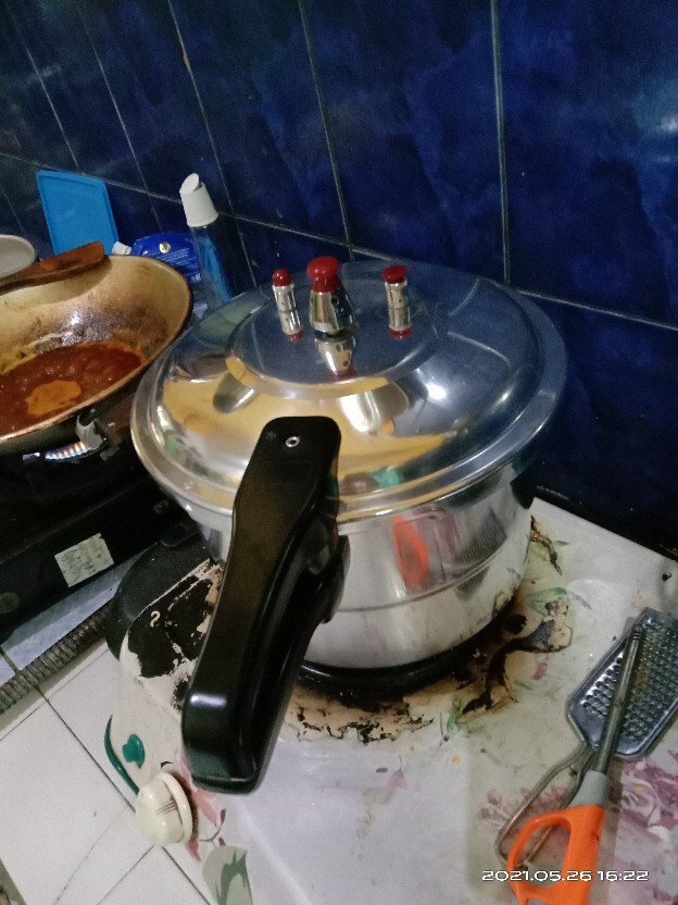 Panci Presto 8 Liter Dengan Kukusan Panci Pelembut Daging Hc