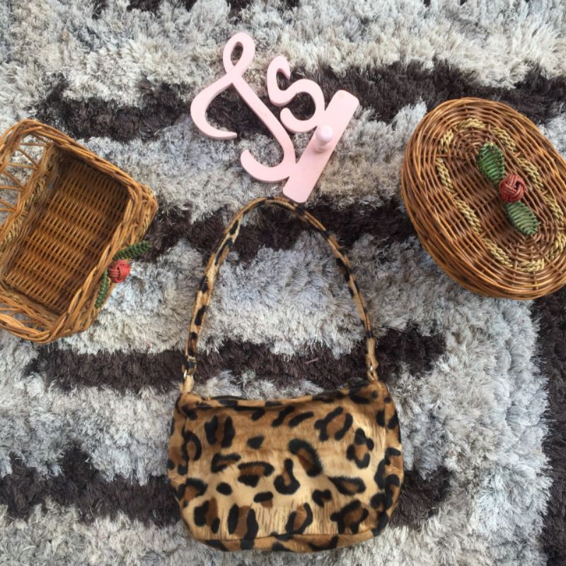 shoulder bag