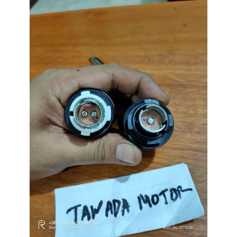 SOKET FITTING LAMPU REM DAN SEN BELAKANG SUZUKI ERTIGA OLD 2012-2017